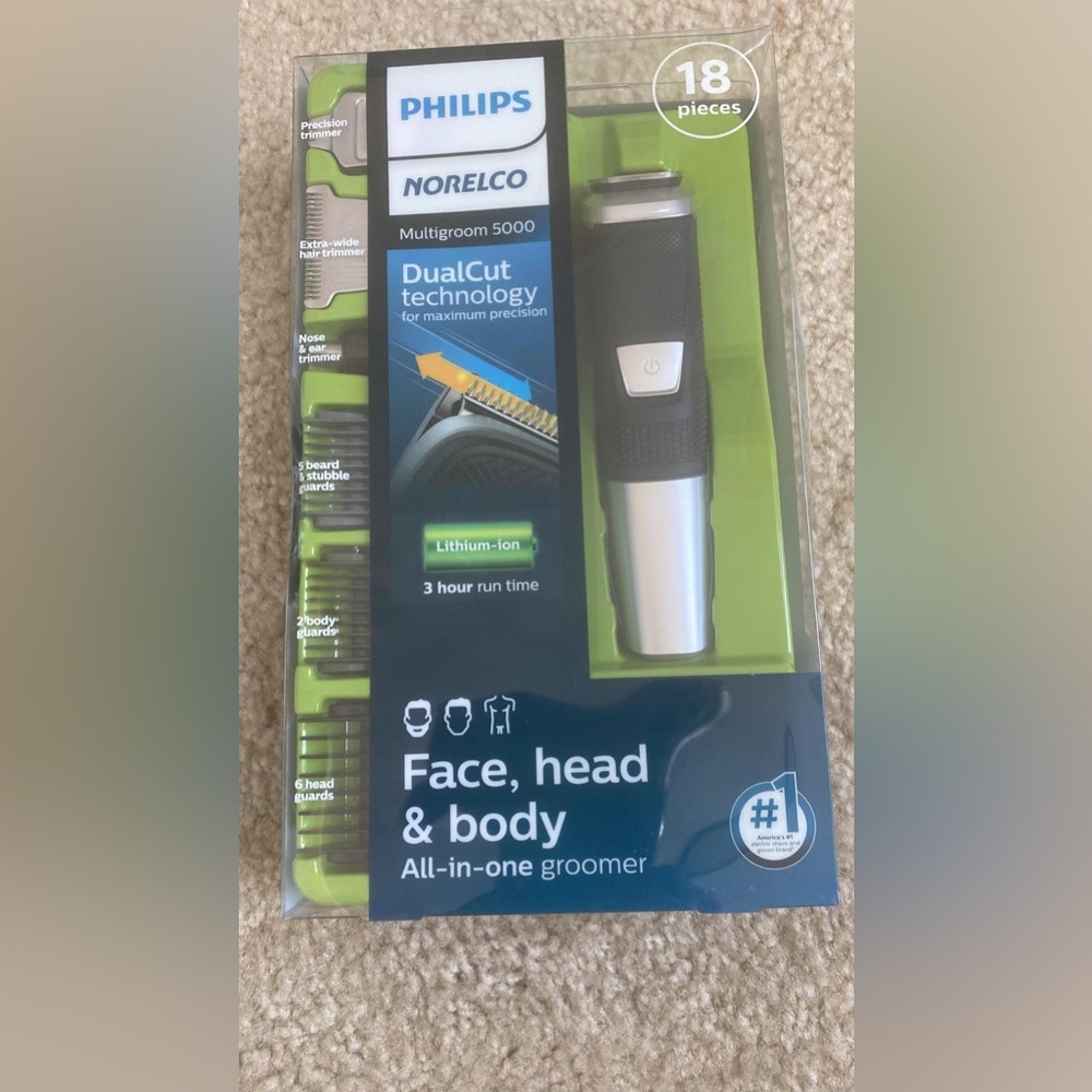 NEW Philips norelco shaver 18 pieces